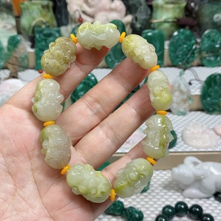 未镶嵌独山玉颈饰
