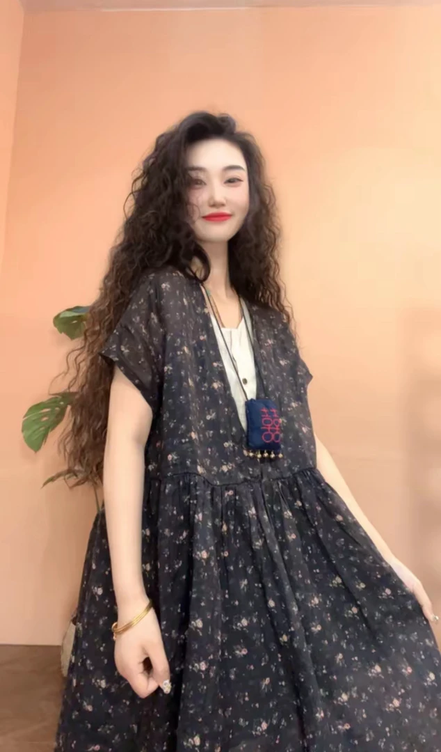 夏季新款复古洋气减龄宽松苎麻碎花连衣裙黑色夏季印花时尚女装女