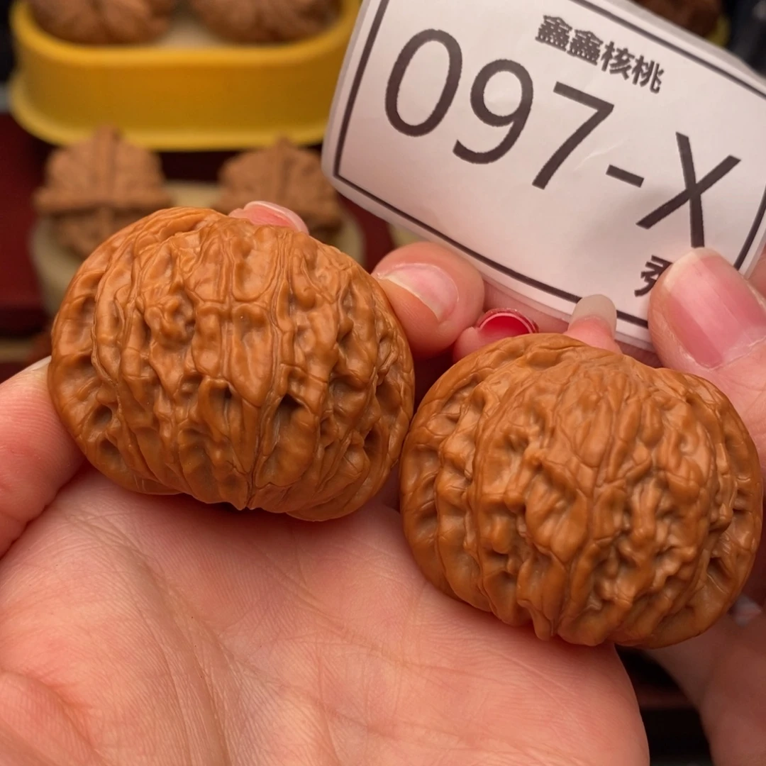 桃核把件正磨41……