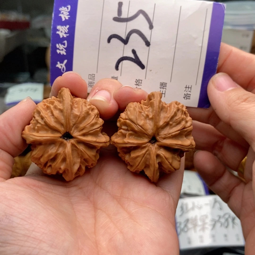 文玩核桃把件40四棱