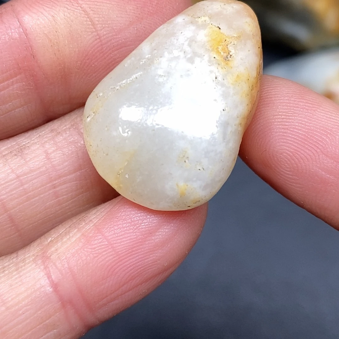 和田玉未镶嵌珠宝奇石