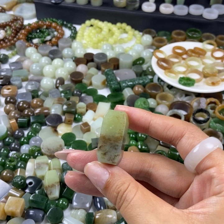和田玉未镶嵌珠宝半成品风**步