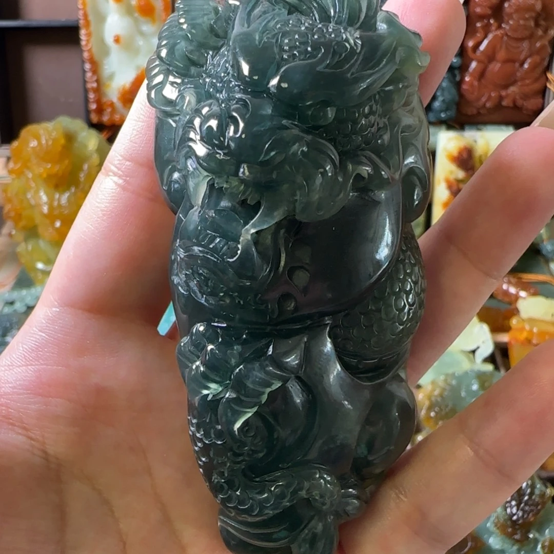 未镶嵌岫玉颈饰龙