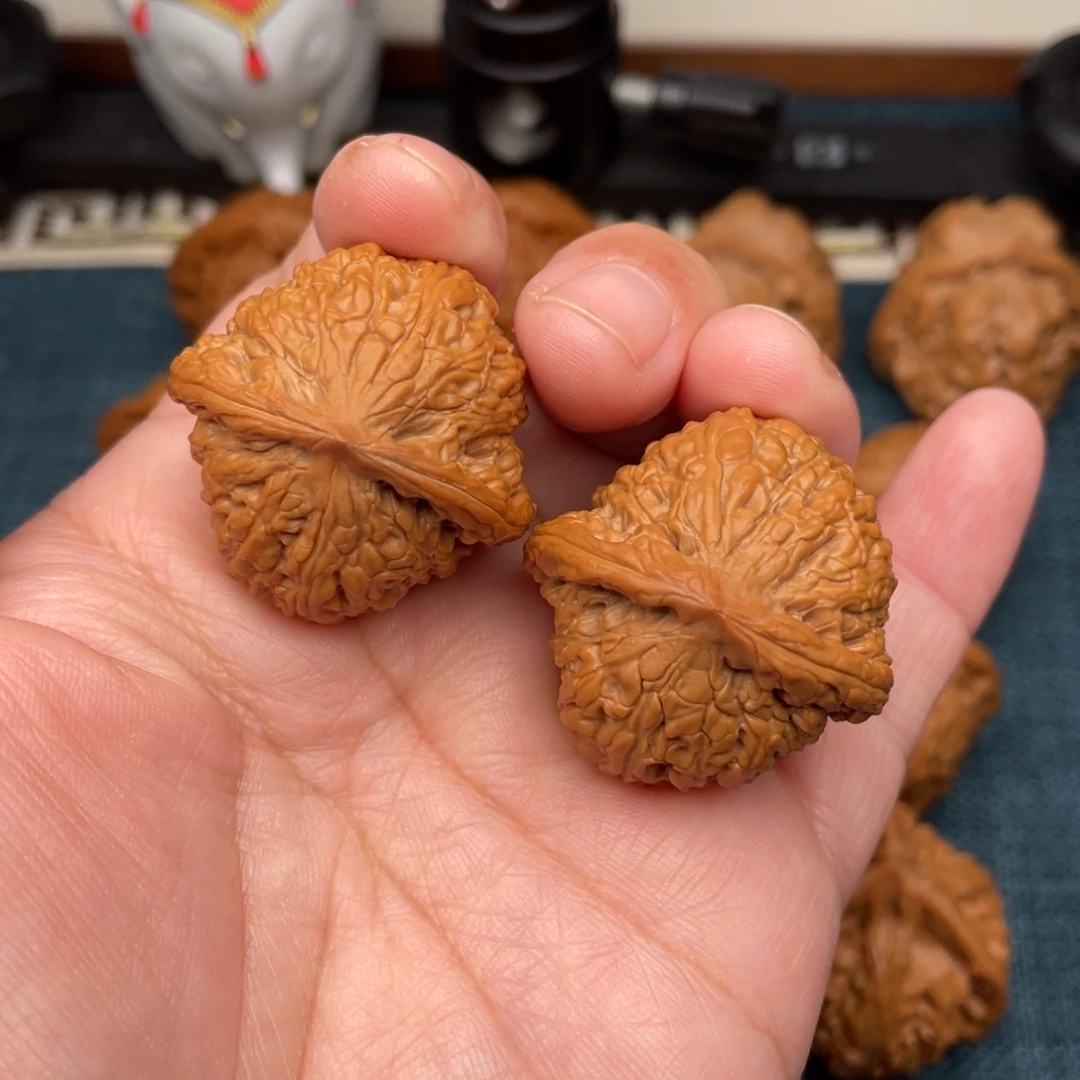 文玩核桃把件全品野生密纹34