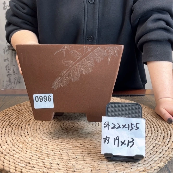 紫砂花盆紫玉金砂芭蕉刻绘斗方0996