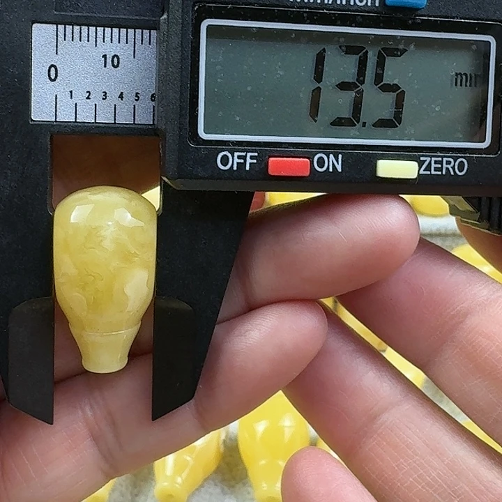 蜜蜡未镶嵌裸石42杂
