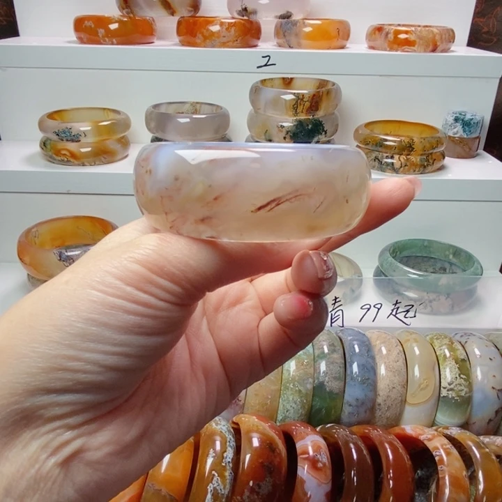 玛瑙/玉髓手镯未镶嵌58