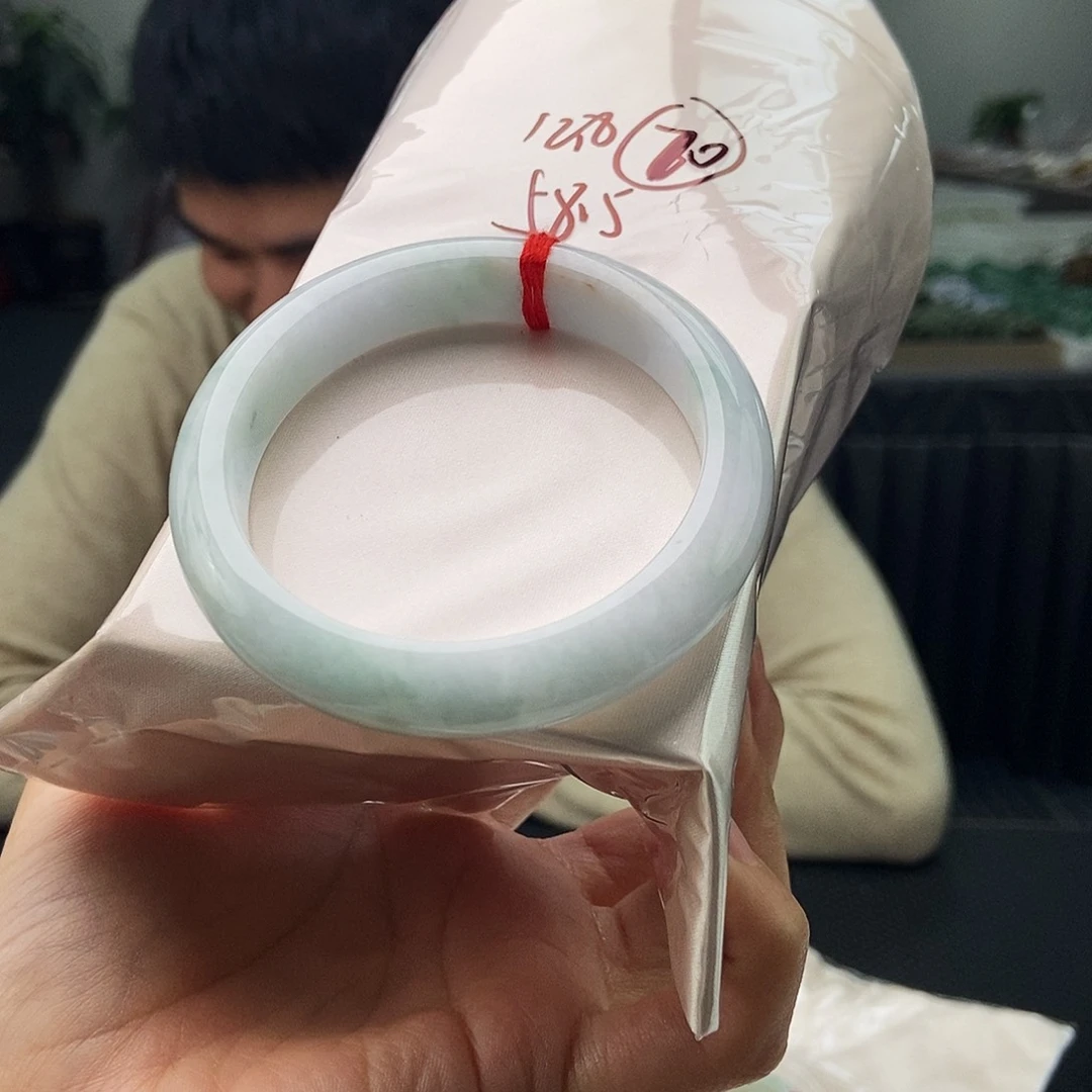 翡翠未镶嵌手镯拍一发一