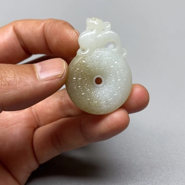 吊坠(不含链)未镶嵌和田玉淡**云