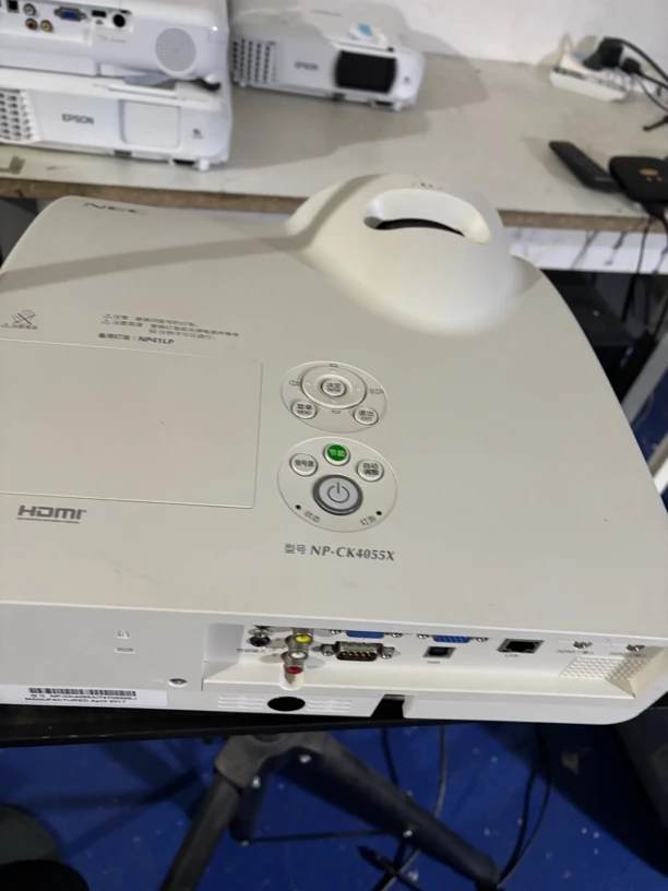 9新 NEC 二手 Nec 短焦投影仪 运费自理