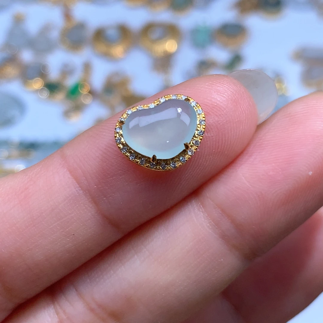 翡翠18K金镶嵌吊坠(不含链)爱心