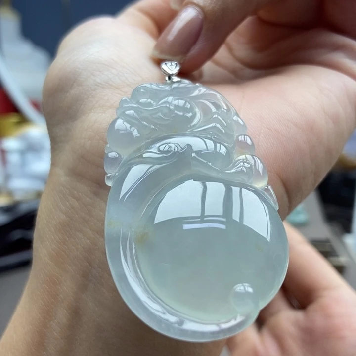 翡翠18K金镶嵌颈饰吊坠25