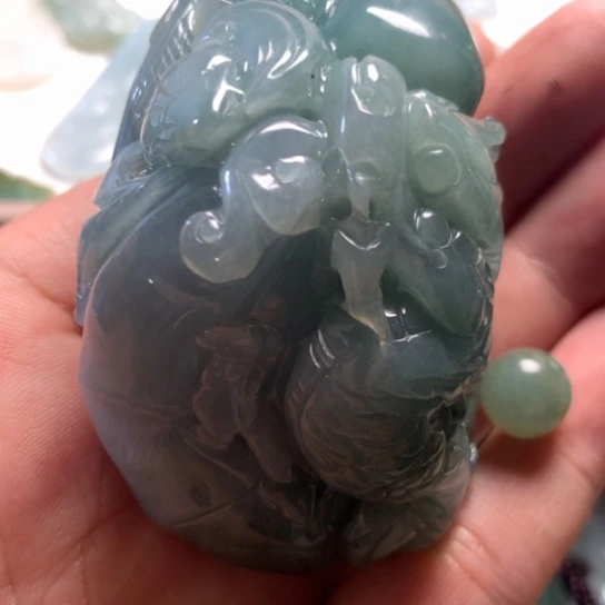 翡翠未镶嵌颈饰保**C翡翠