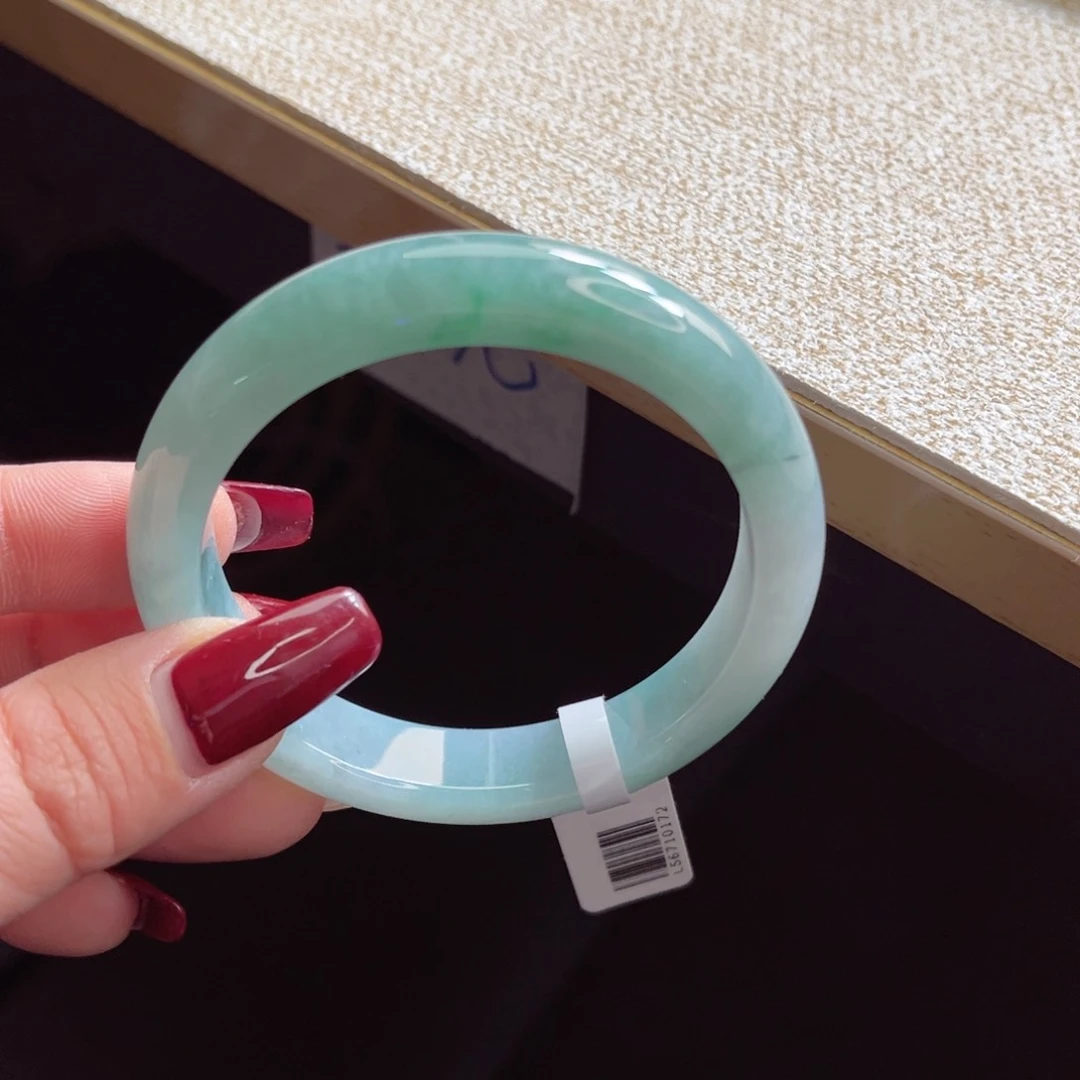 翡翠手镯未镶嵌手镯