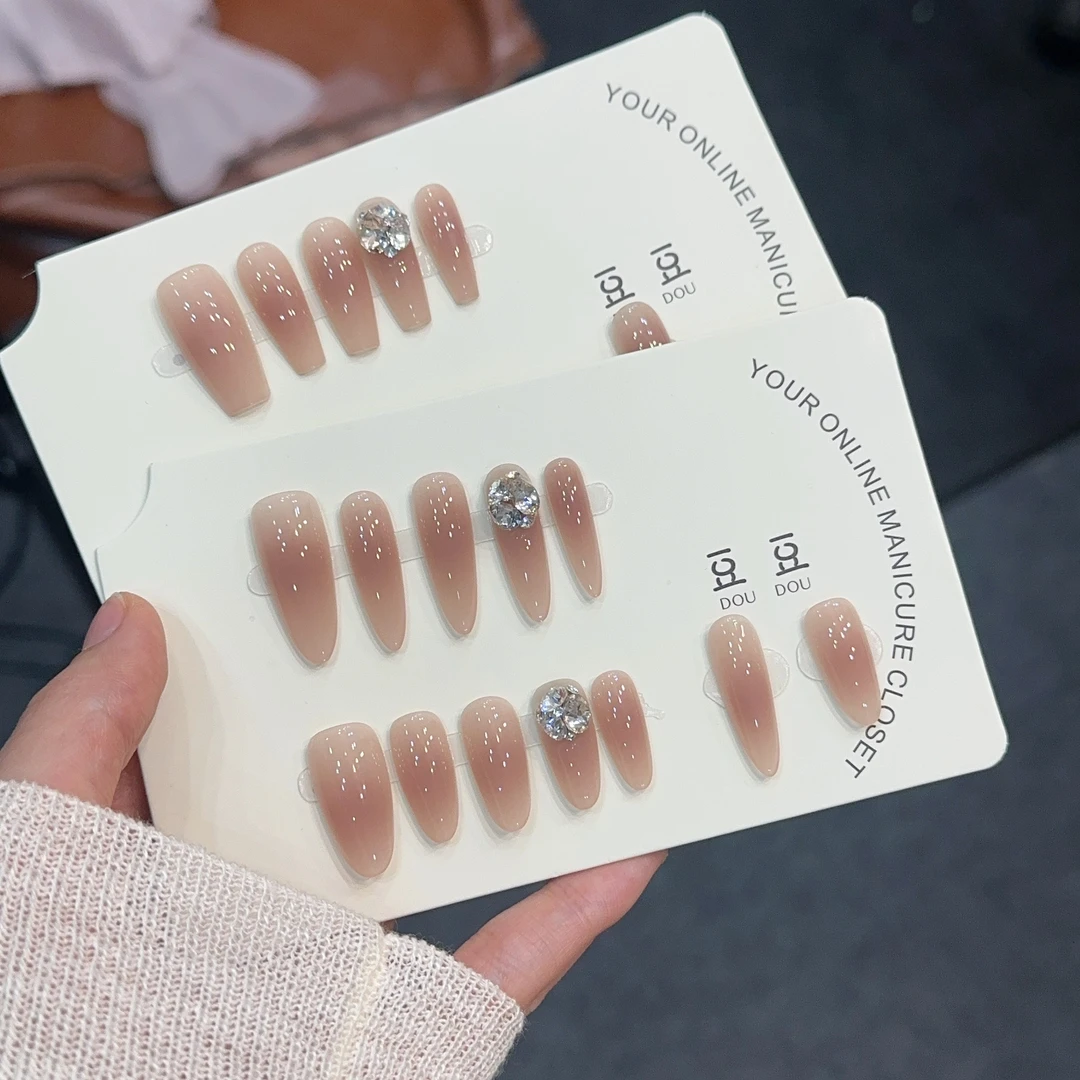 粉丝12片！【甄显白】晕染腮棕温柔豆沙色大钻简约百搭纯手工穿戴甲