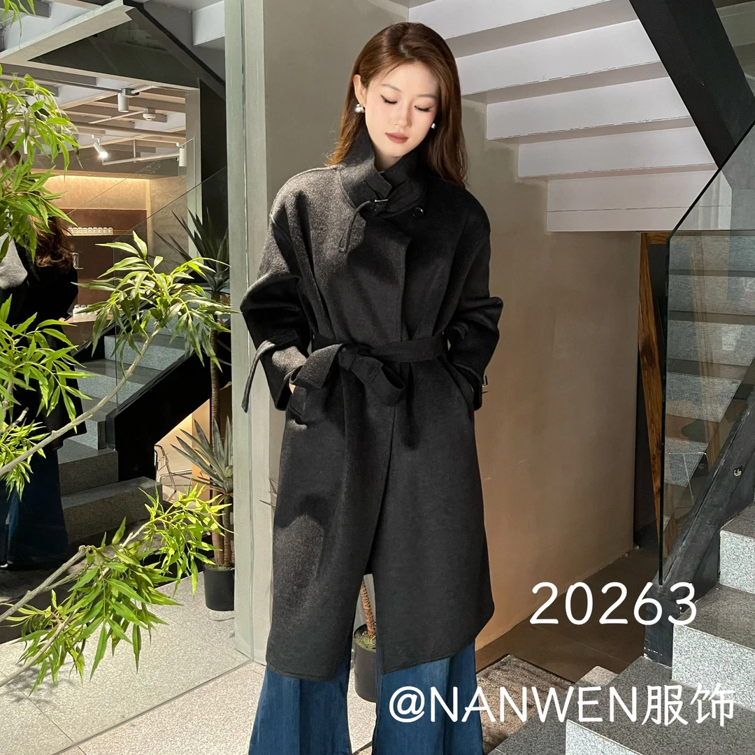 25年秋冬新款长款气质高贵铁扣高领大衣外套 20263