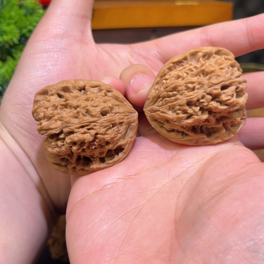 文玩核桃吊坠金核桃