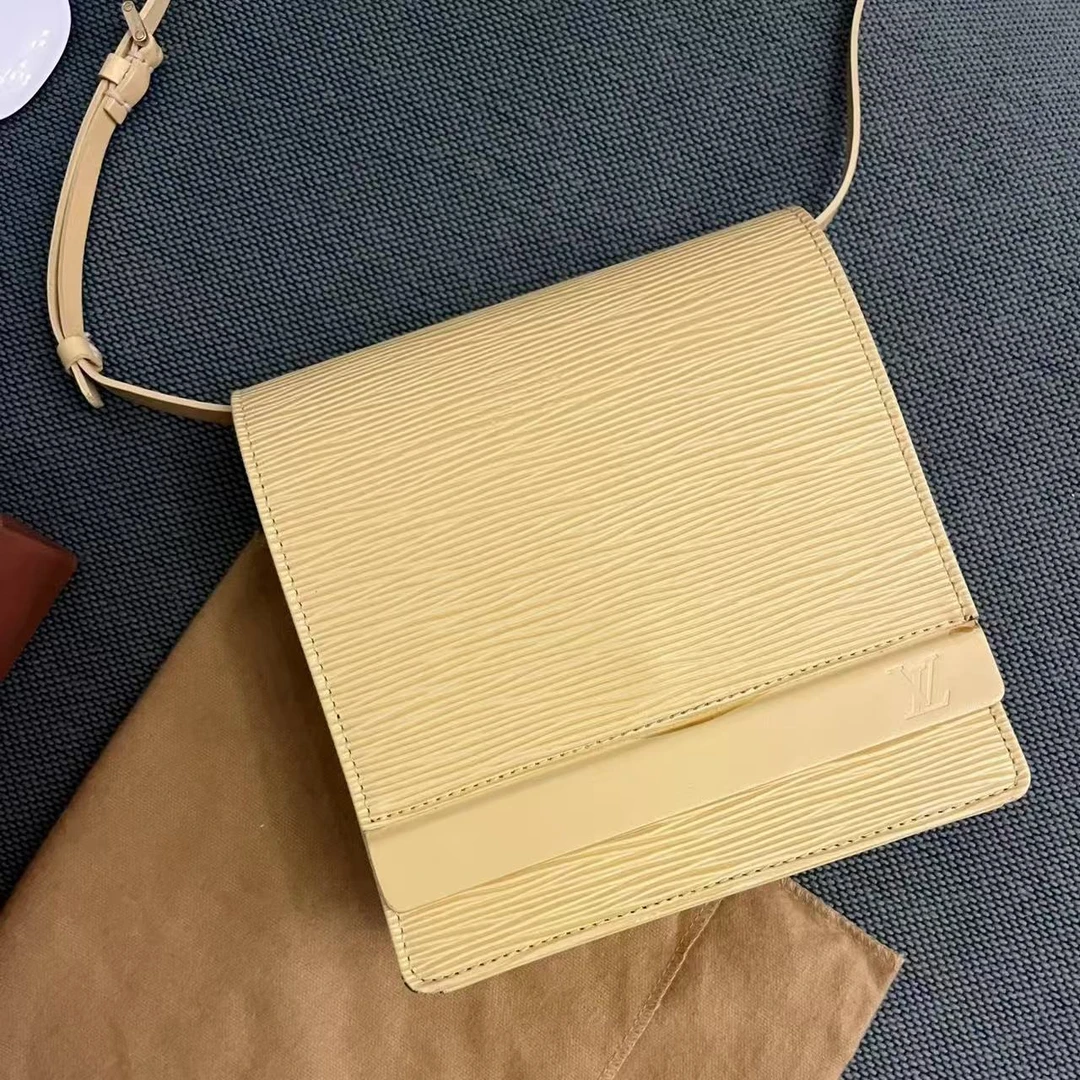 95新   爱包包奢品/LV路易威登 单肩包 3103