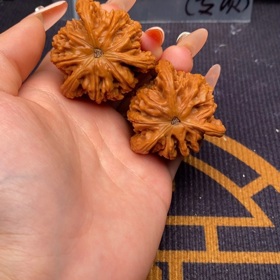北***天文玩核桃吊坠虎头