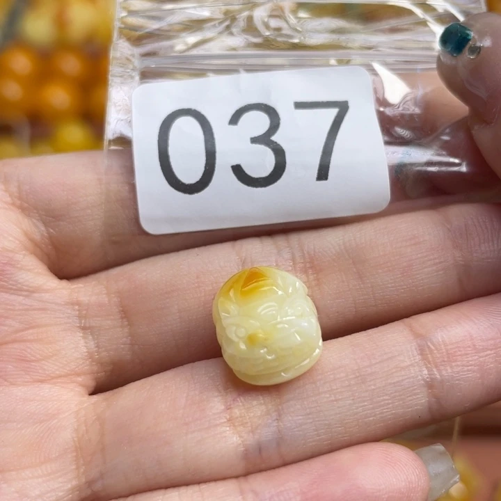 蜜蜡未镶嵌珠宝奇石白蜡俏色小貔貅吊坠微微瑕