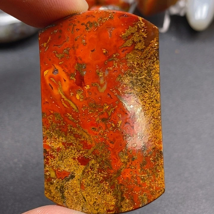 玛瑙/玉髓颈饰未镶嵌月**泉