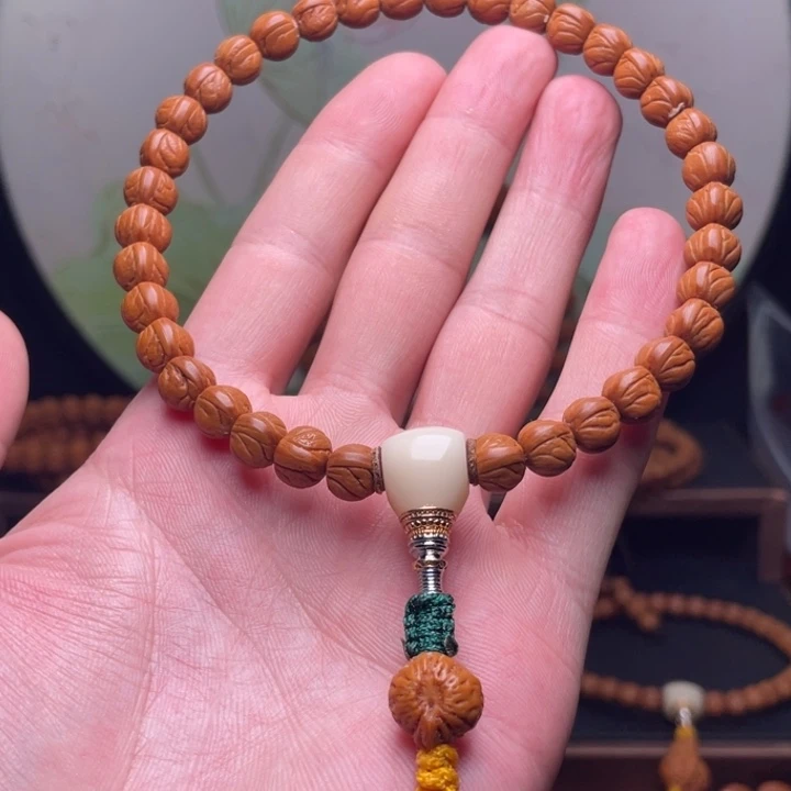 走***心手串桃核0.9玉龙脊手持