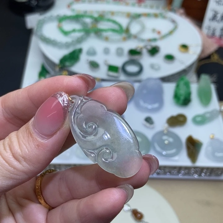颈饰未镶嵌翡翠玻璃如意