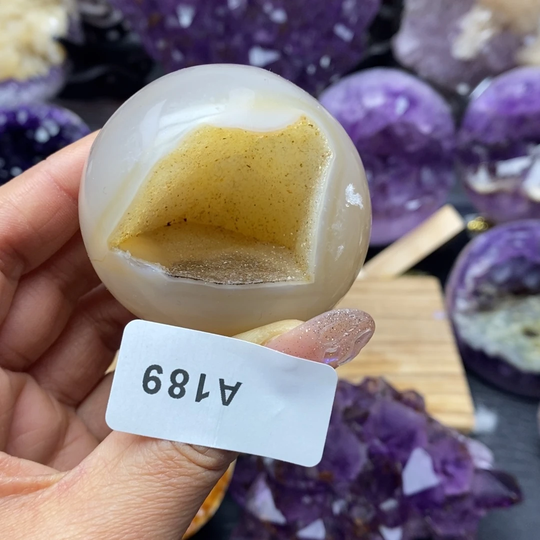 未镶嵌水晶大型摆件（非配饰）