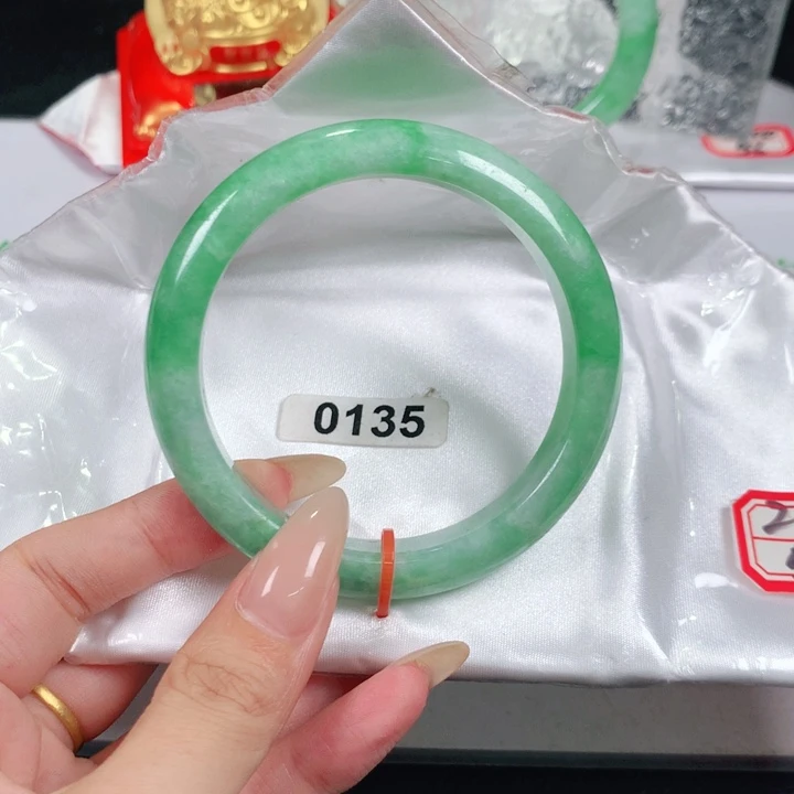 未镶嵌手镯翡翠编号0135 圈口58