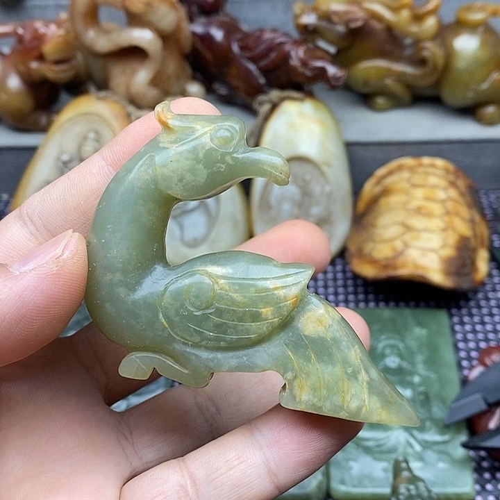 未镶嵌蛇纹石玉颈饰