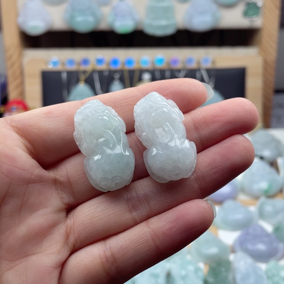 颈饰未镶嵌翡翠小貔貅