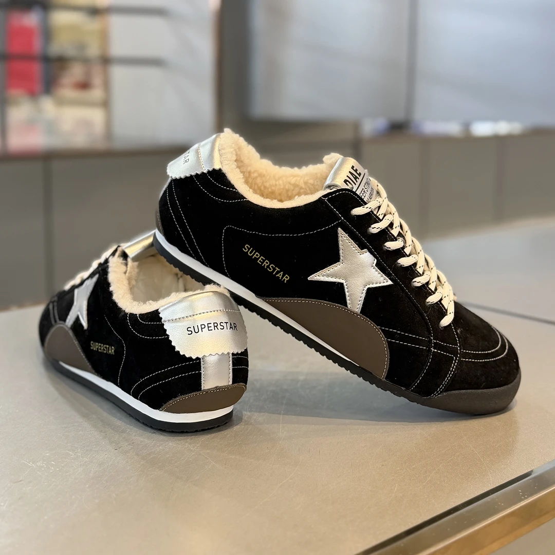 网红爆款男鞋2025年冬季新款低帮加绒板鞋保暖百搭反毛皮潮阿甘鞋