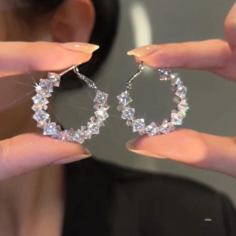铜合金锆石耳饰 精致锆石耳圈小众设计圆圈耳环气质轻奢时尚百搭