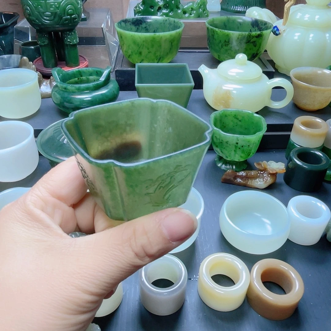 看***客和田玉未镶嵌挂件