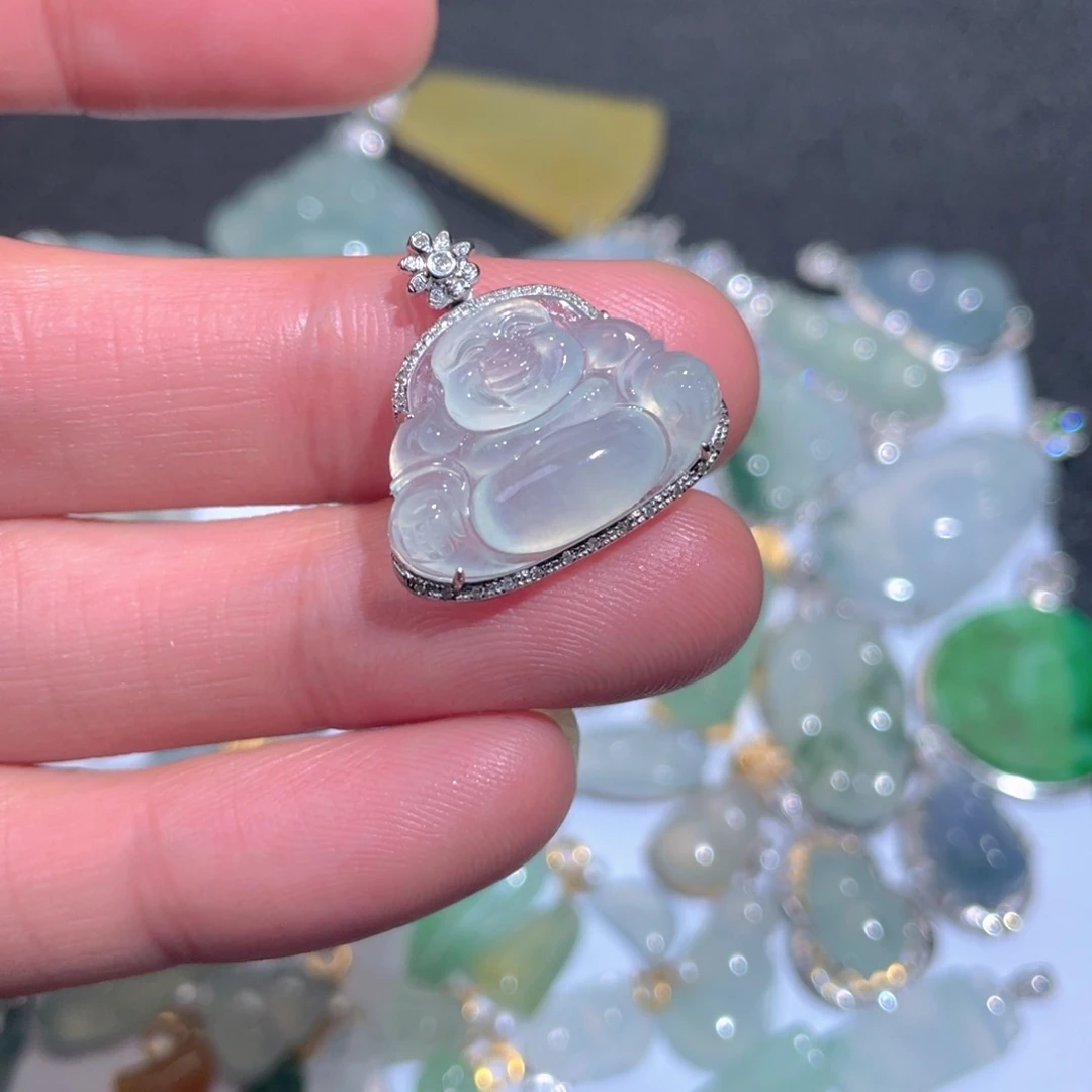 翡翠颈饰18K金镶嵌翡翠