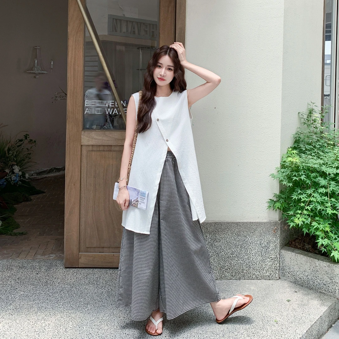 韩系减龄松弛感穿搭2025夏季新款设计感无袖上衣格子阔腿裤两件套