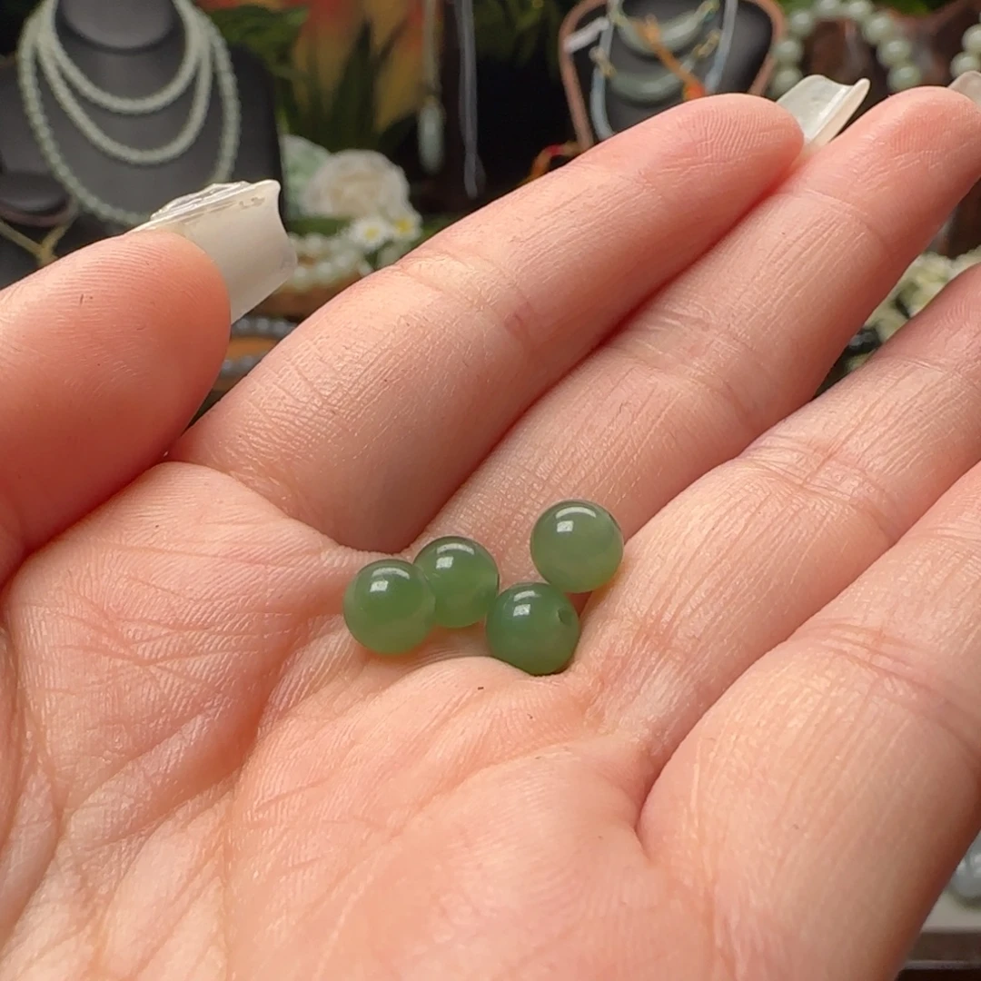 和田玉未镶嵌颈饰每人限购一组