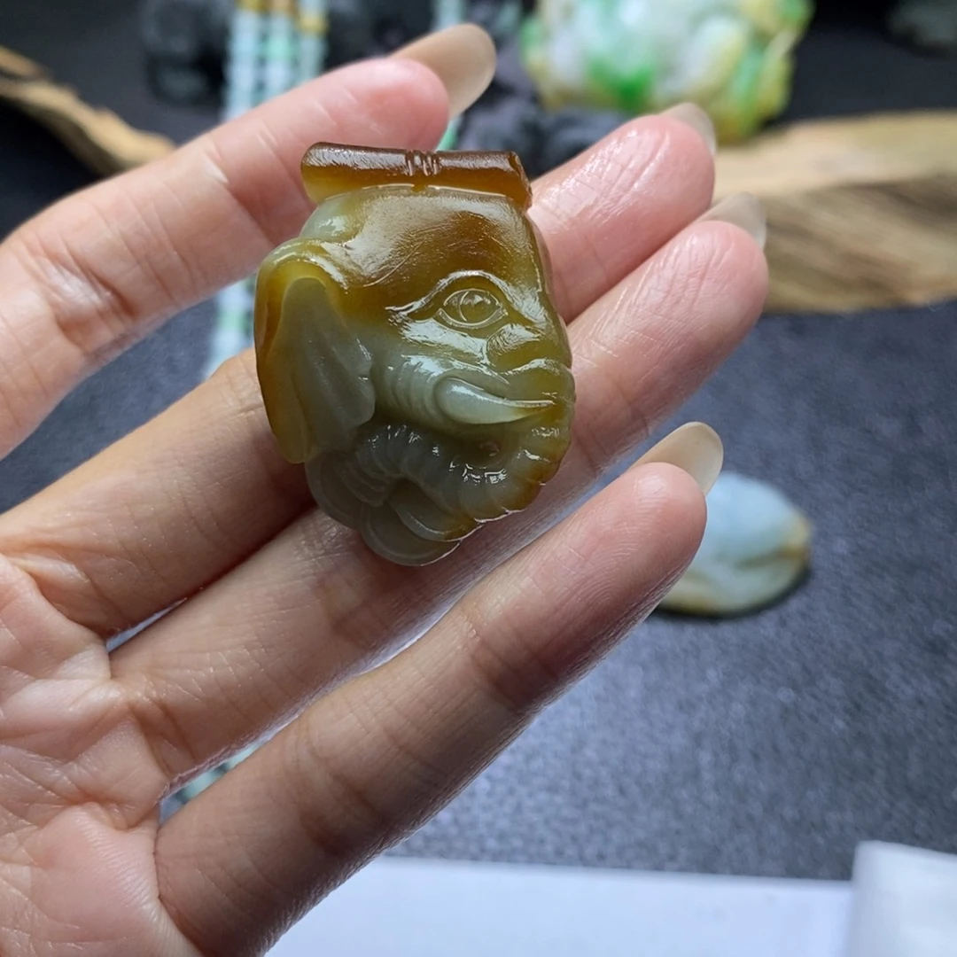 定制翡翠未镶嵌大**头象