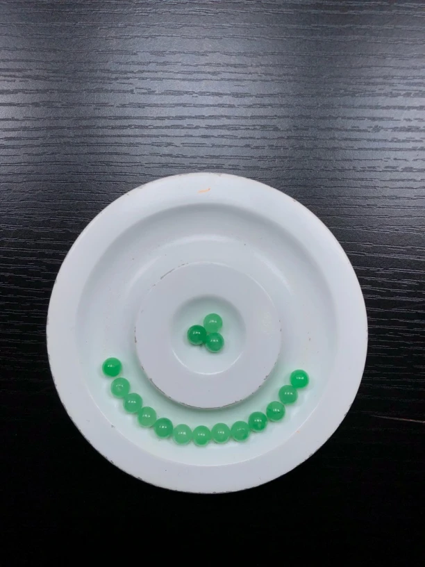 缅料绿珠卡5+散珠一颗做手串项链