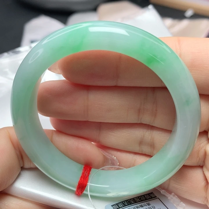 翡翠手镯未镶嵌54545555