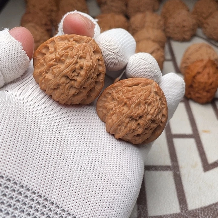 把件文玩核桃三角白