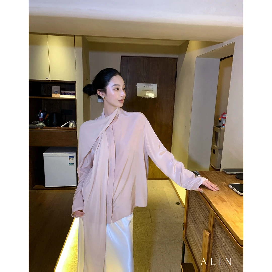 阿琳ALIN【微风情书】定制粉色设计感气质套头飘带衬衫女秋AL5GSC11