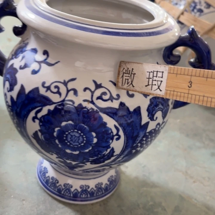 微瑕青花瓷器值得购买