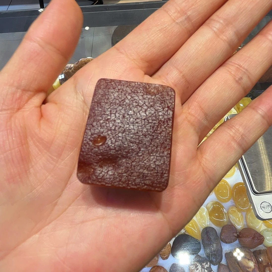 琥珀未镶嵌颈饰切牌
