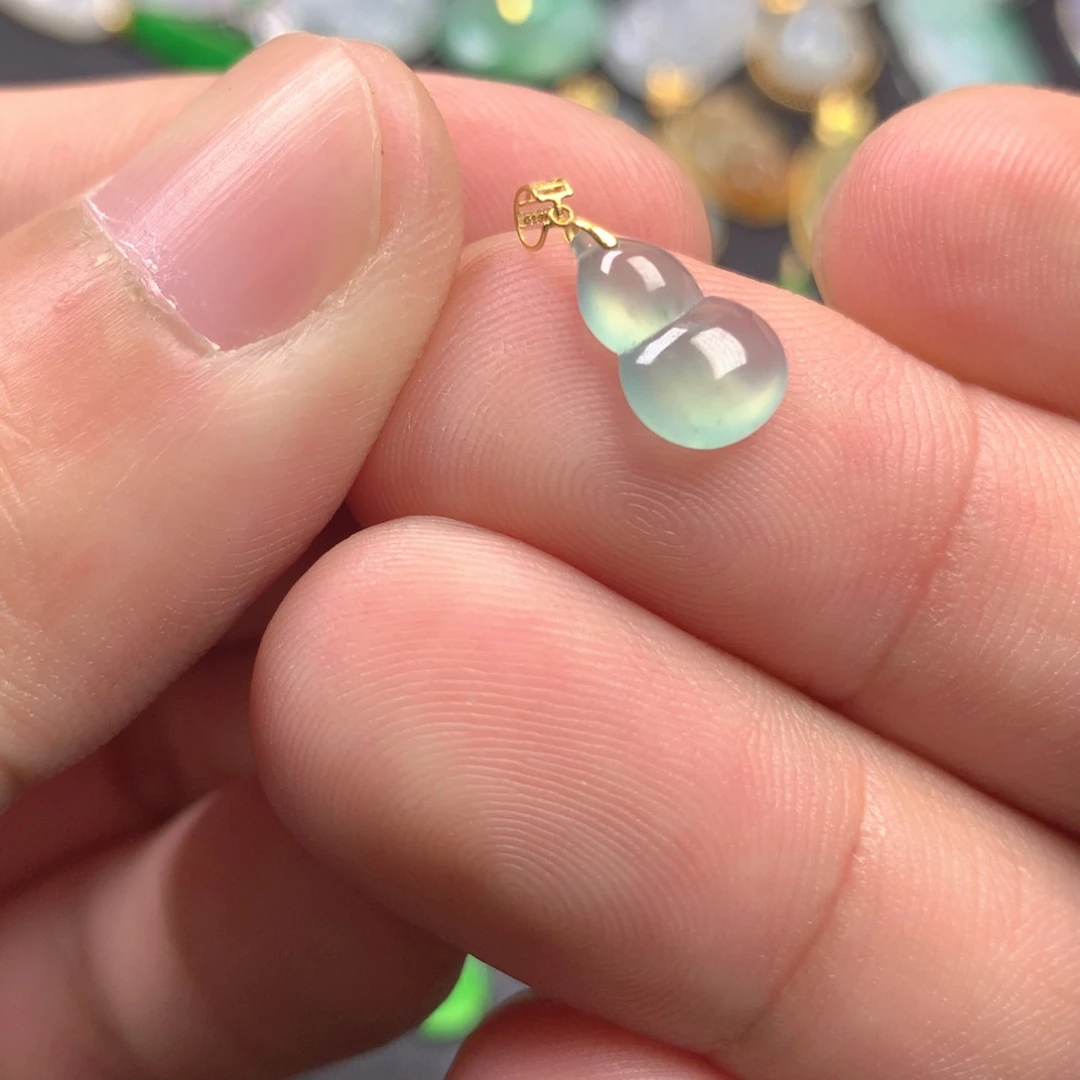 【闪购商品】颈饰18K金镶嵌翡翠翡翠