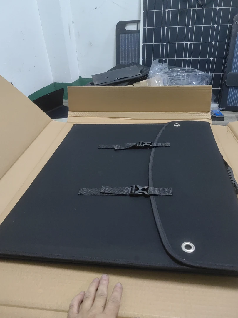 200-300瓦太阳能折叠包3折叠