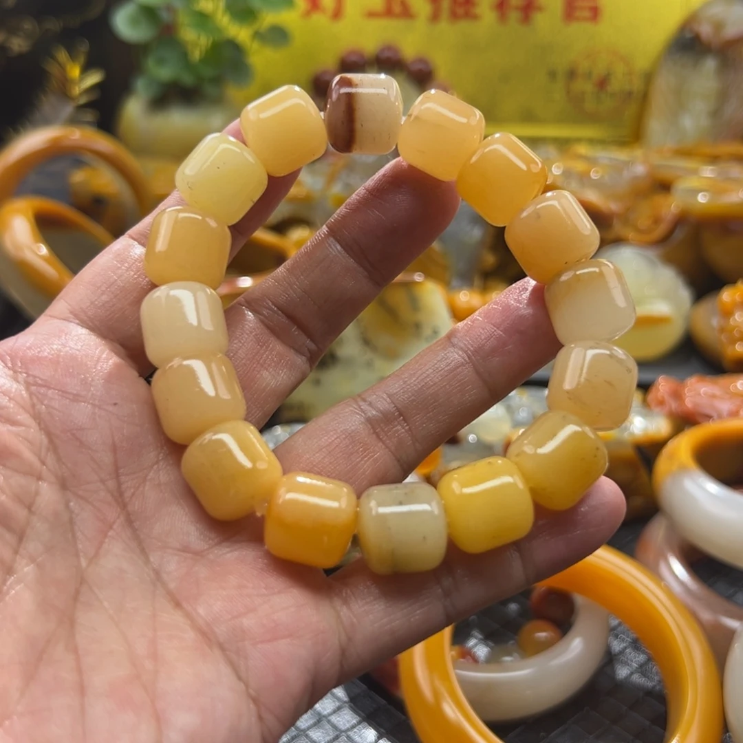 石英质玉未镶嵌颈饰