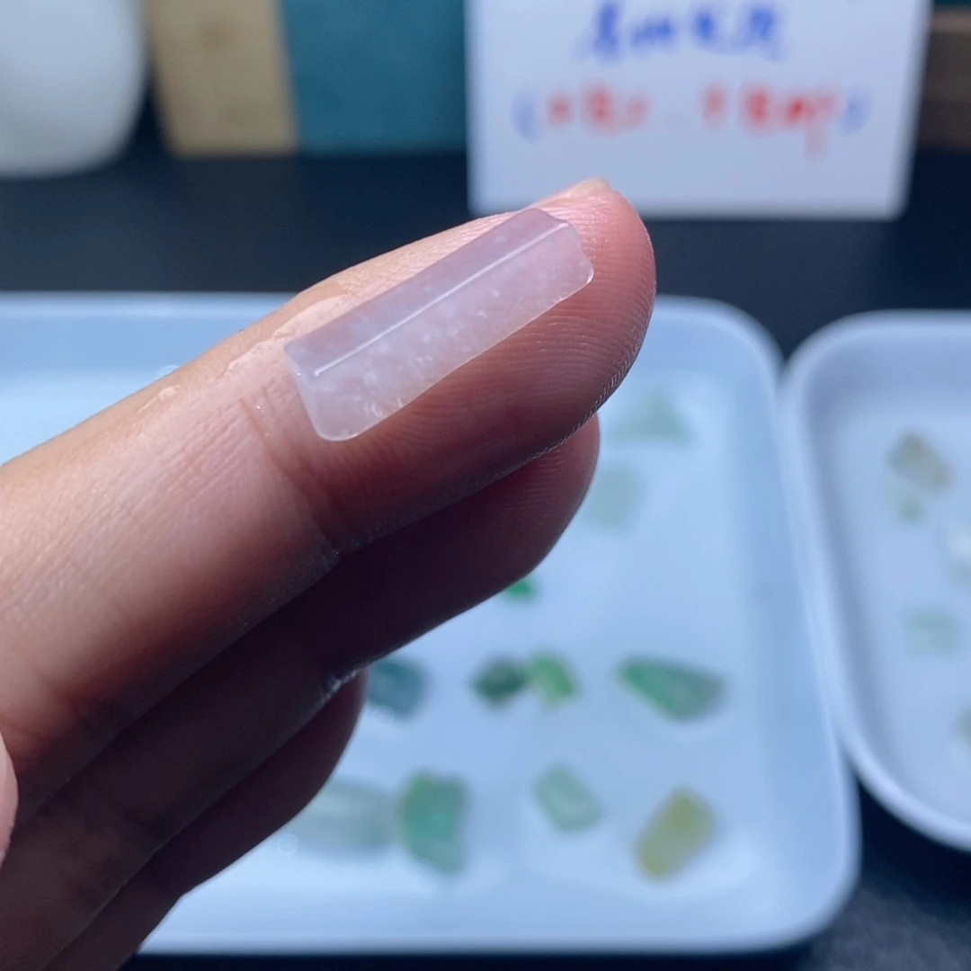 未镶嵌定制翡翠三角长条
