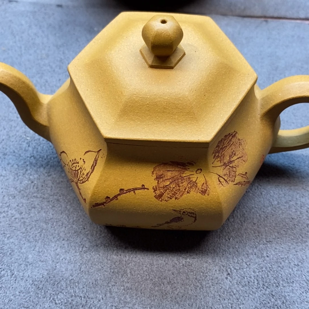 紫砂茶壶佬**茶六方君德壶（黄金段泥）