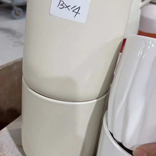 多肉绿植陶瓷花盆9.9包邮，有孔